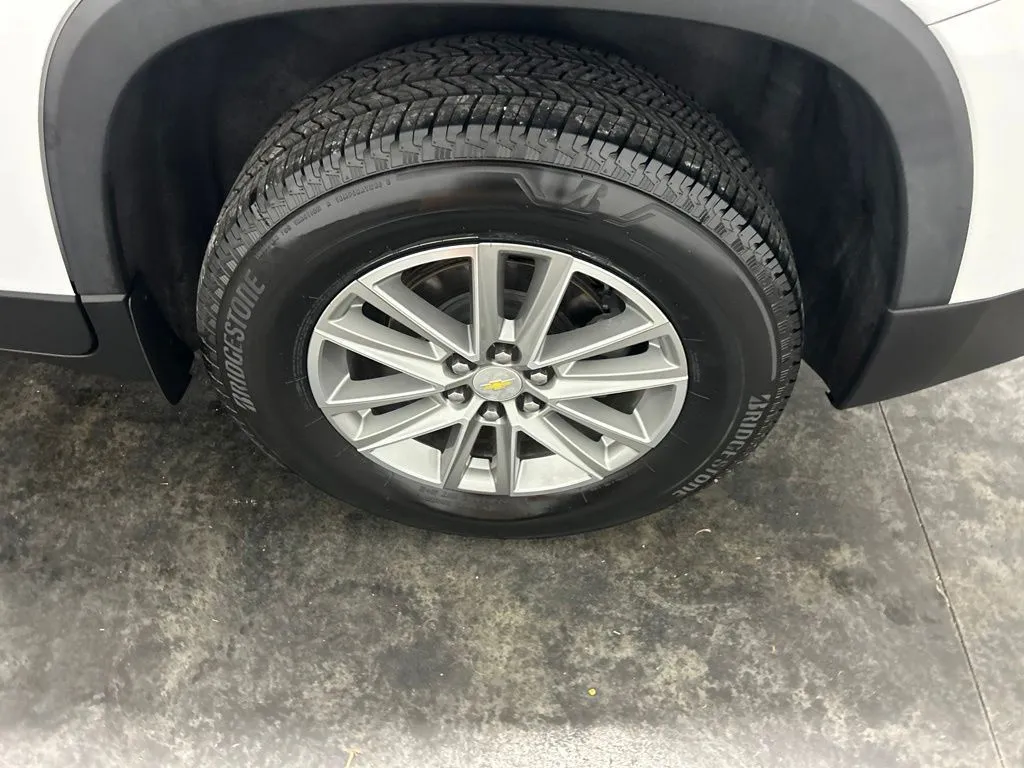 Chevrolet Traverse photo 8