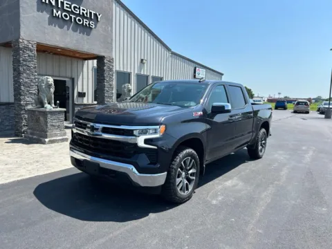 Gray 2022 Chevrolet Silverado 1500 LT for sale in Evansville, IN