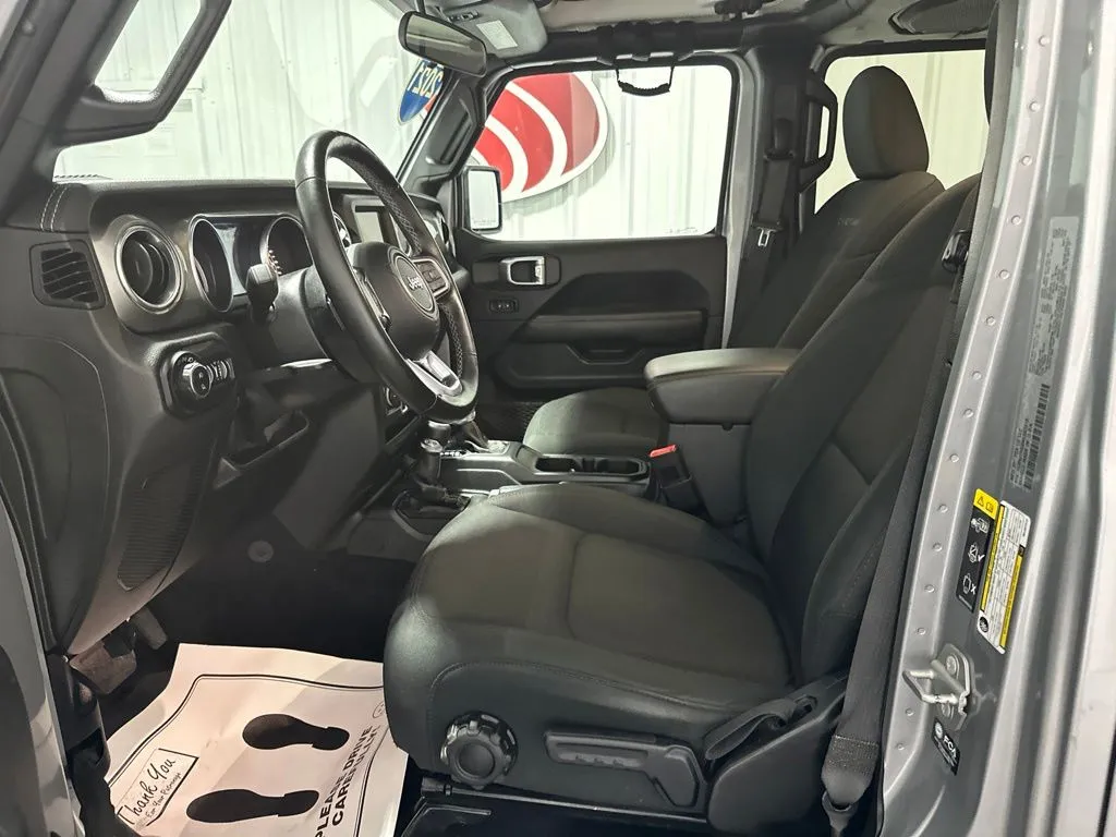 Jeep Gladiator photo 11