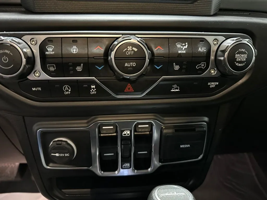 Jeep Gladiator photo 19