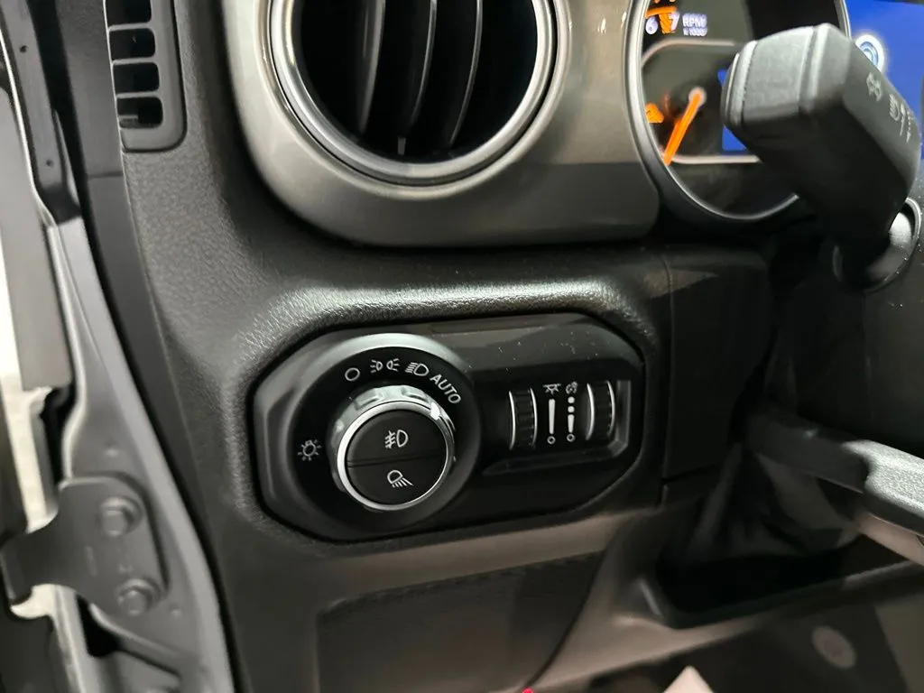 Jeep Gladiator photo 14