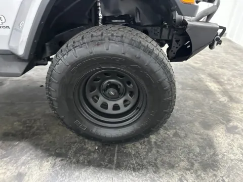 More photos of 2021 Jeep Gladiator Overland at Integrity Motors Group, IN