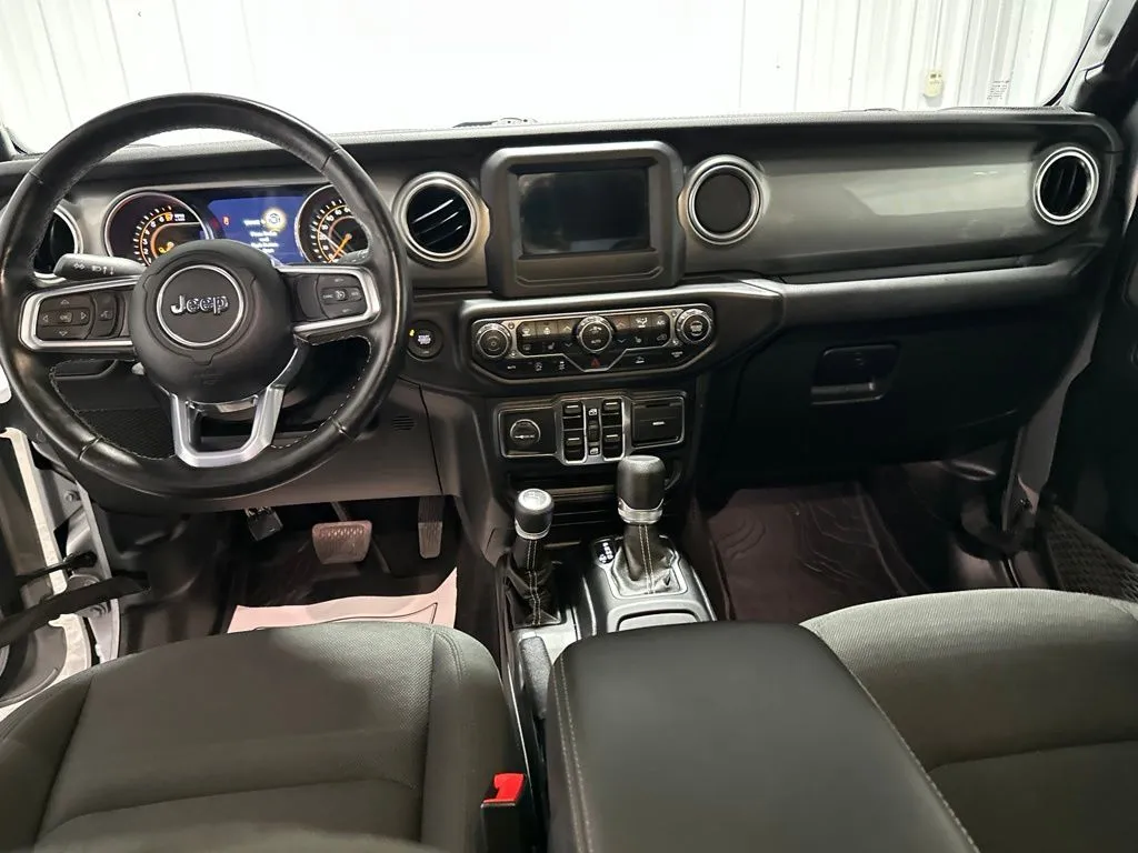 Jeep Gladiator photo 12