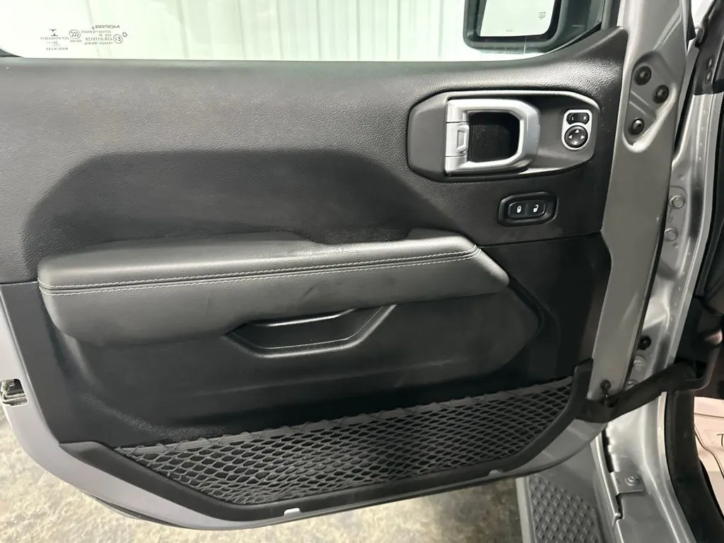 Jeep Gladiator photo 10