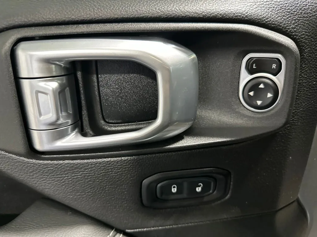 Jeep Gladiator photo 13