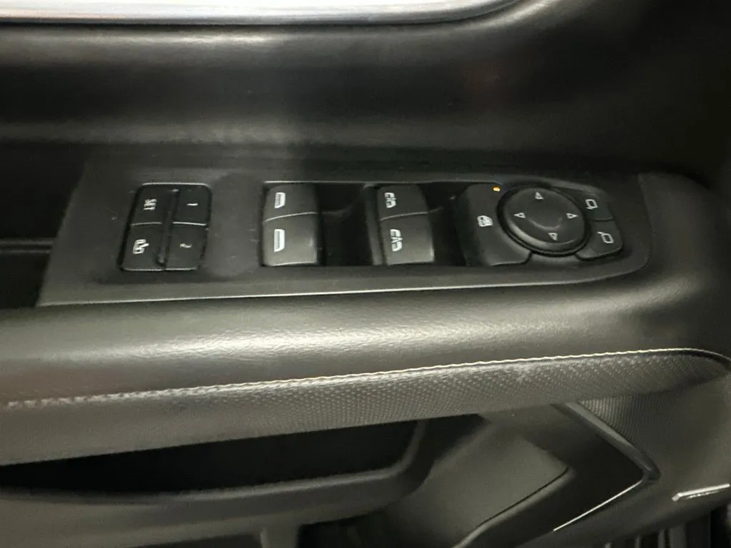 GMC Yukon photo 14