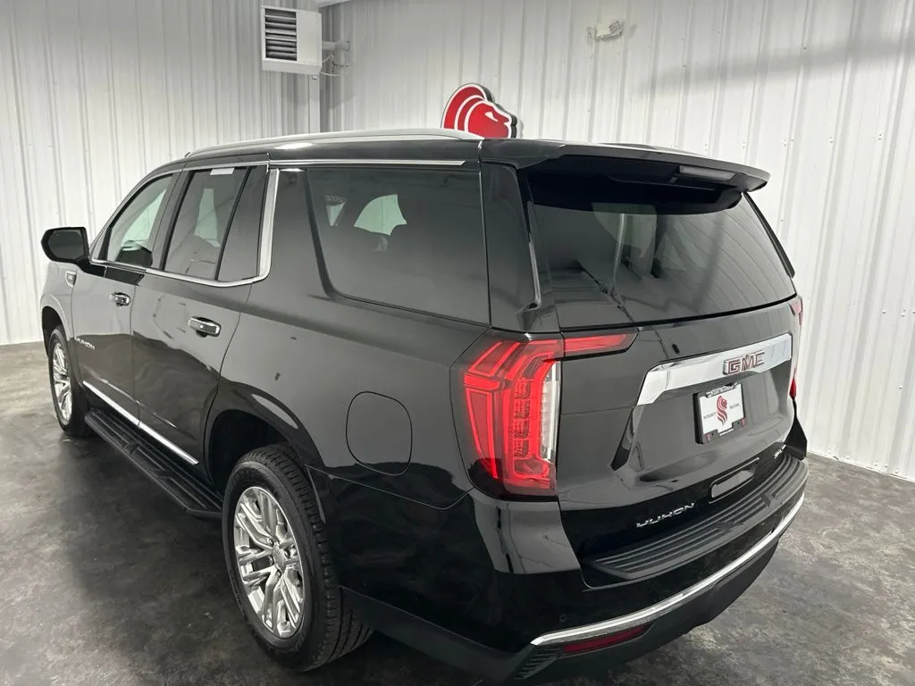 GMC Yukon photo 8