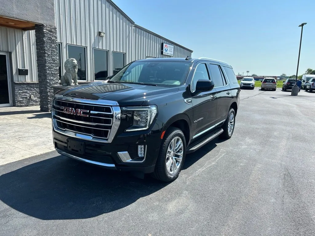 Black 2023 GMC Yukon SLT for sale in Evansville, IN