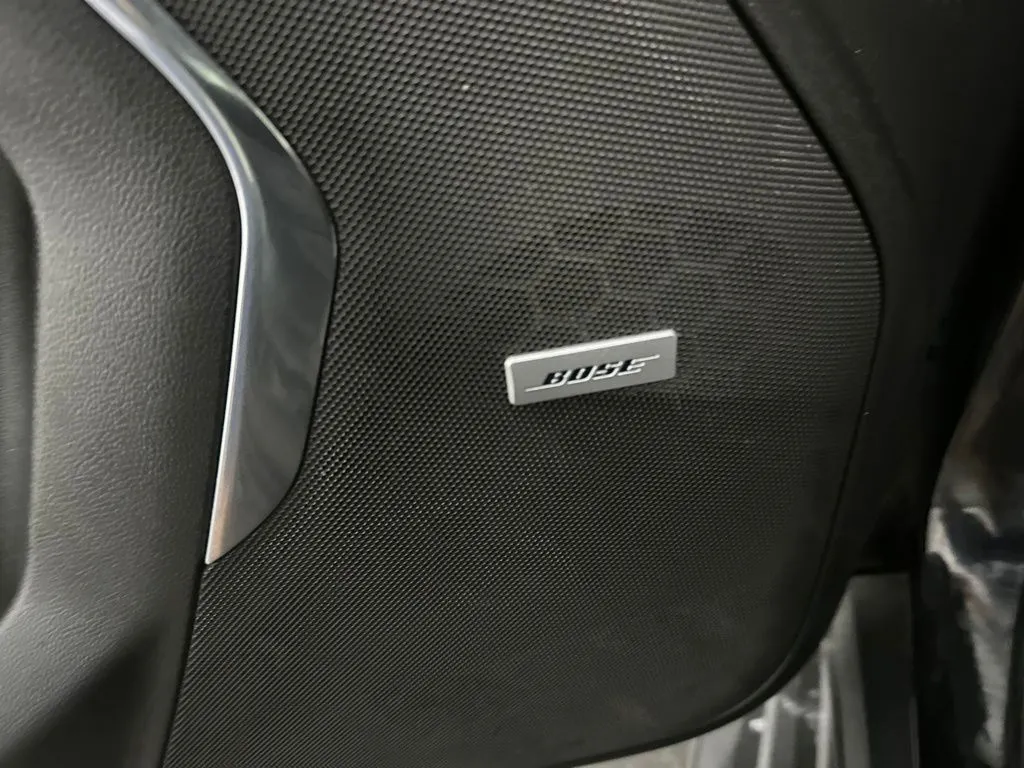 GMC Yukon photo 11