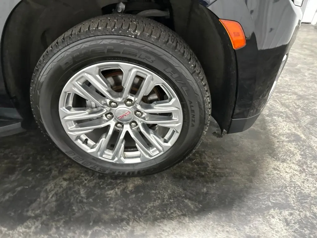 GMC Yukon photo 4