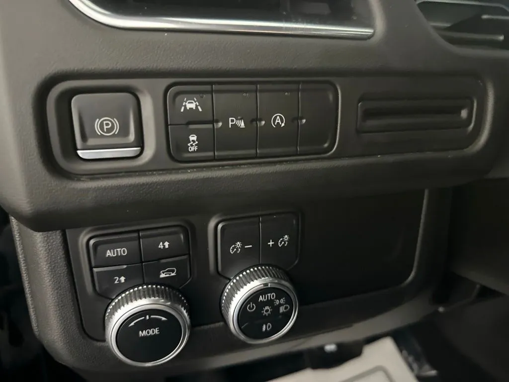 GMC Yukon photo 16