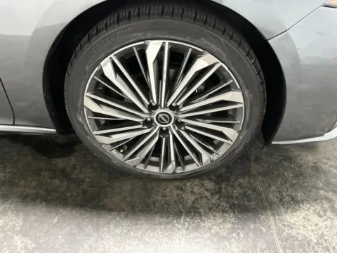 More photos of 2023 Nissan Altima 2.5 SL at Integrity Motors Group, IN