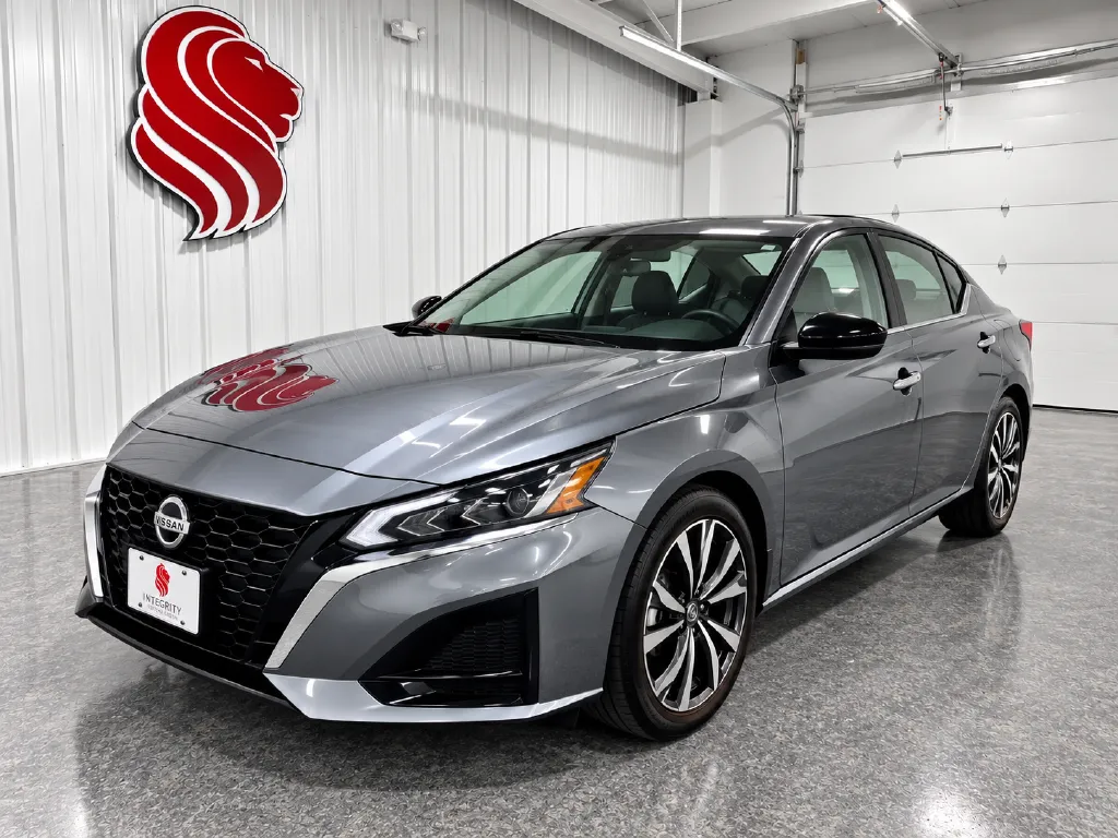 Gray 2023 Nissan Altima 2.5 SL for sale in Evansville, IN