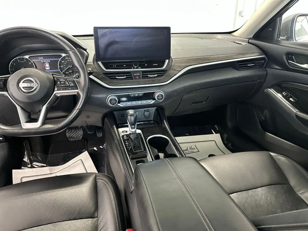 Nissan Altima photo 12