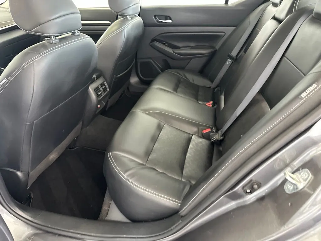 Nissan Altima photo 13