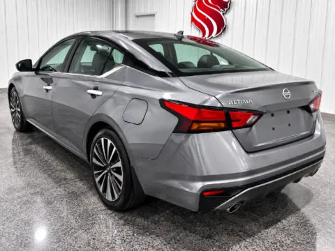 More photos of 2023 Nissan Altima 2.5 SL at Integrity Motors Group, IN