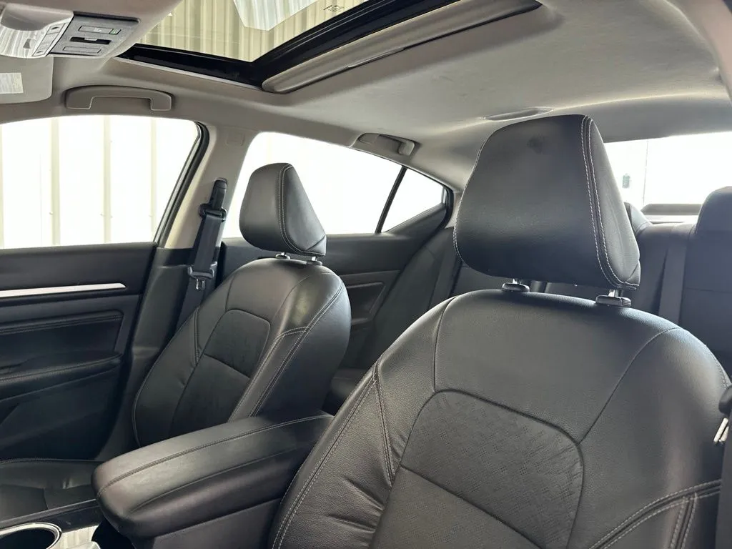 Nissan Altima photo 14