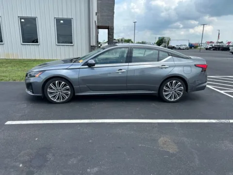 Photos of 2023 Nissan Altima 2.5 SL for sale in Evansville, IN at Integrity Motors Group