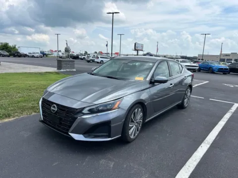 Gray 2023 Nissan Altima 2.5 SL for sale in Evansville, IN