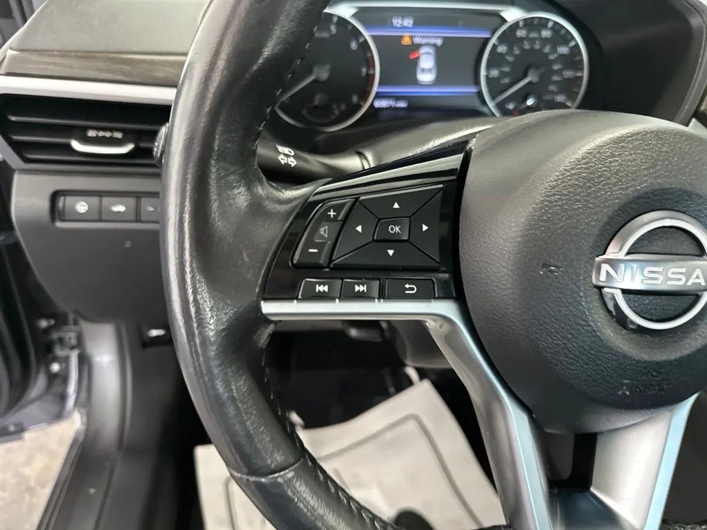 Nissan Altima photo 17