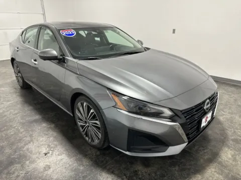 Another view of 2023 Nissan Altima 2.5 SL for sale in Evansville, IN at Integrity Motors Group