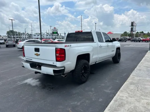 More photos of 2017 Chevrolet Silverado 1500 LT at Integrity Motors Group, IN
