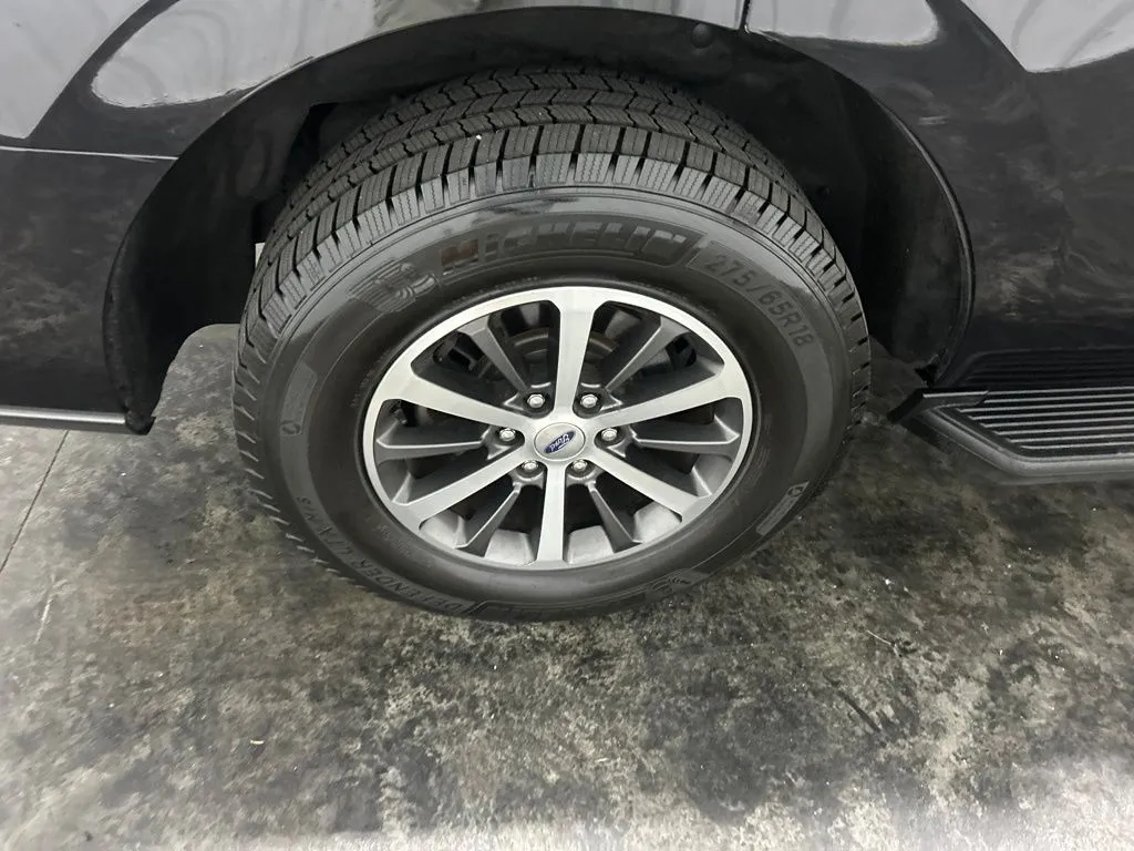 Ford Expedition photo 8