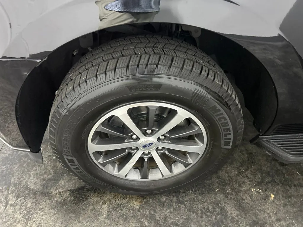 Ford Expedition photo 10