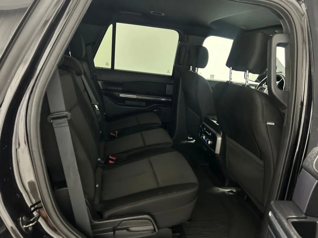 Ford Expedition photo 19