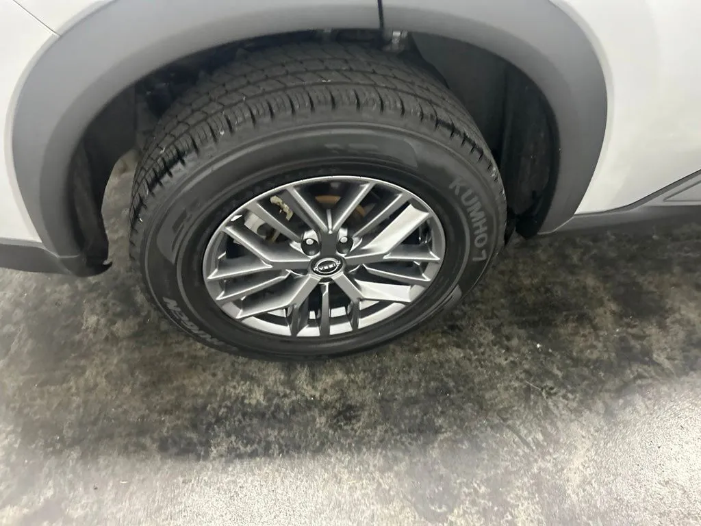 Nissan Rogue photo 9