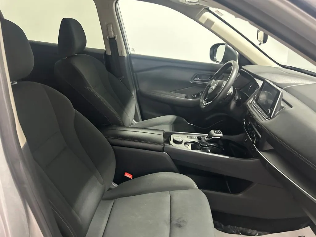 Nissan Rogue photo 18