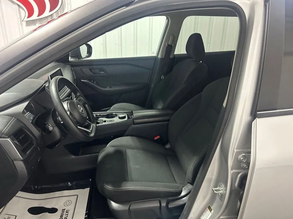 Nissan Rogue photo 12