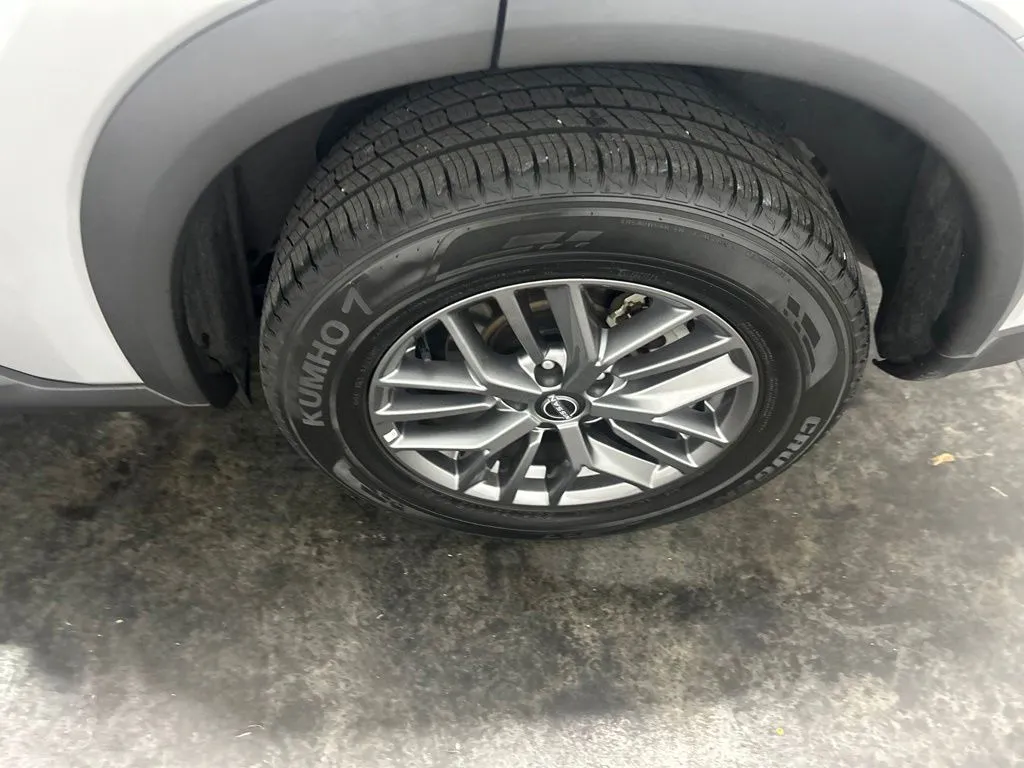 Nissan Rogue photo 8