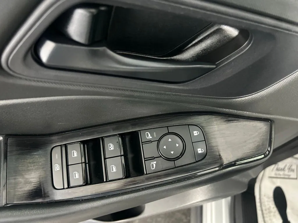 Nissan Rogue photo 24