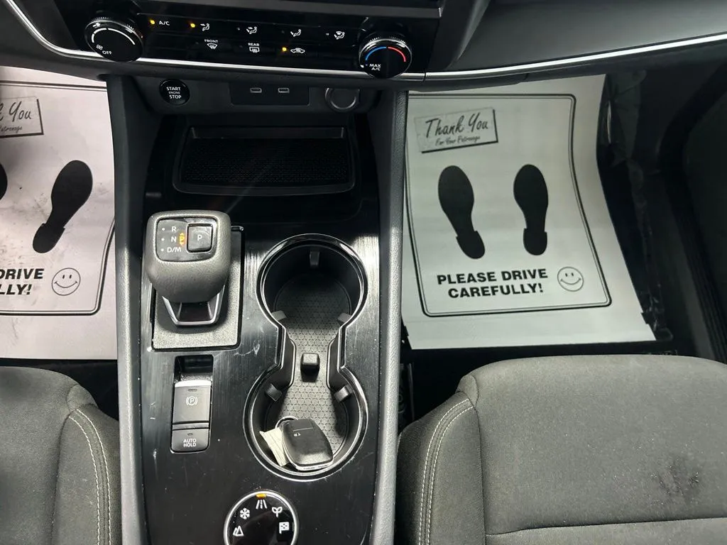 Nissan Rogue photo 28