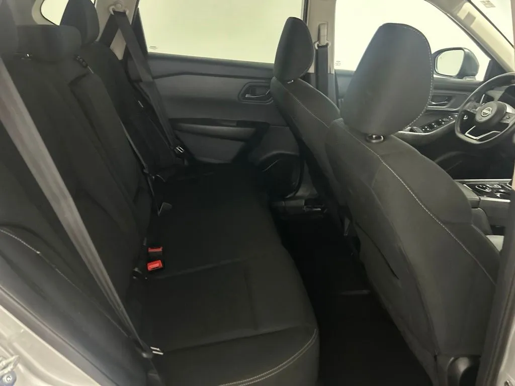 Nissan Rogue photo 20