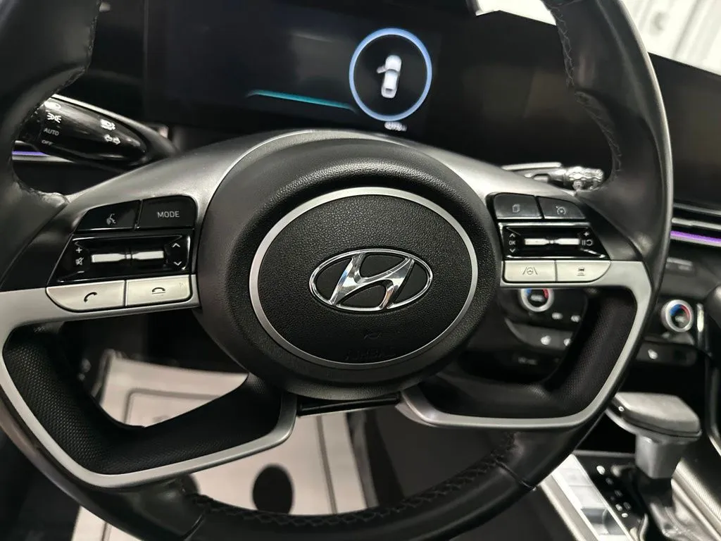 Hyundai Elantra photo 17