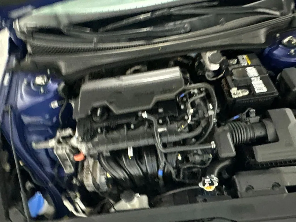 Hyundai Elantra photo 9