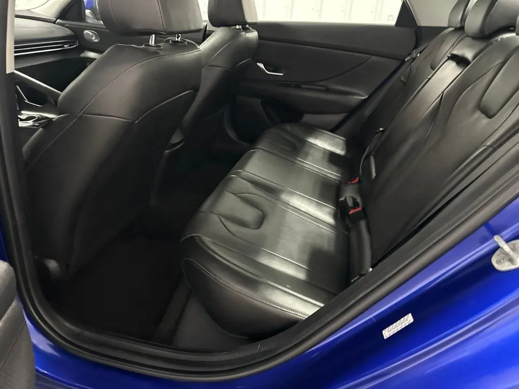 Hyundai Elantra photo 15