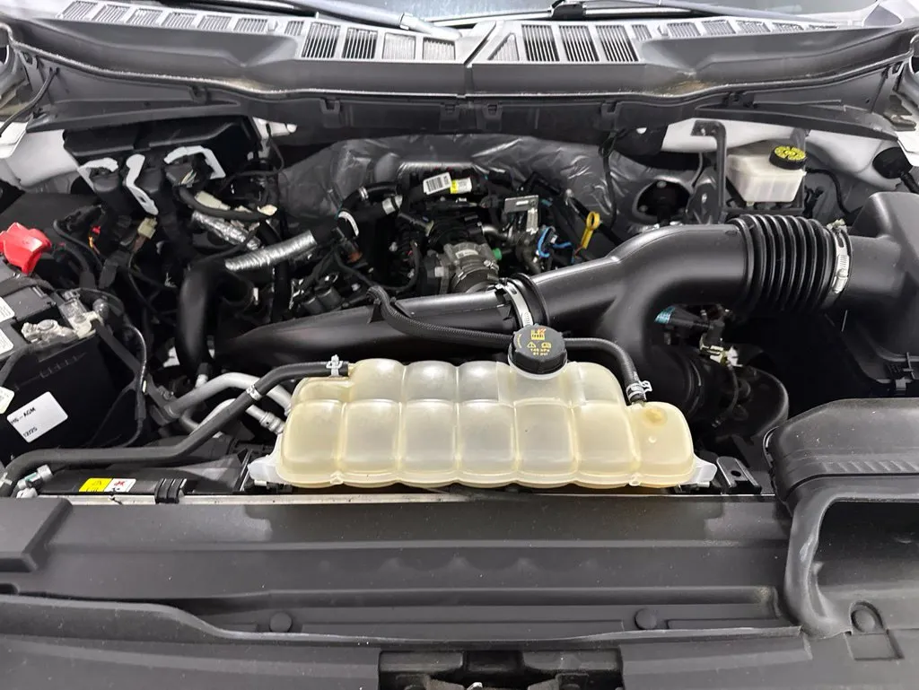 Ford F-150 photo 8