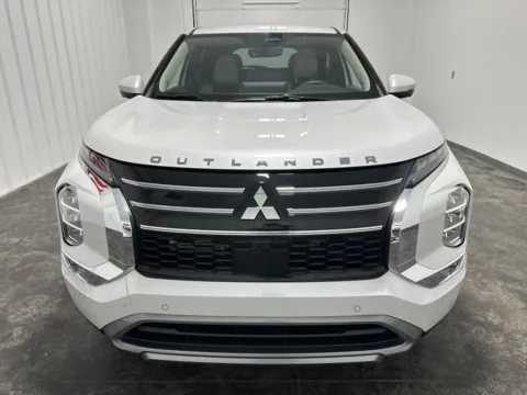 Photos of 2026 Mitsubishi Outlander SE for sale in Evansville, IN at Integrity Motors Group