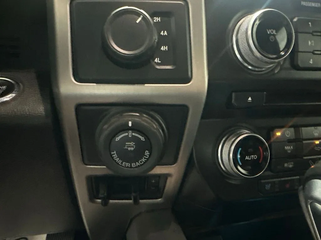 Ford F-150 photo 21