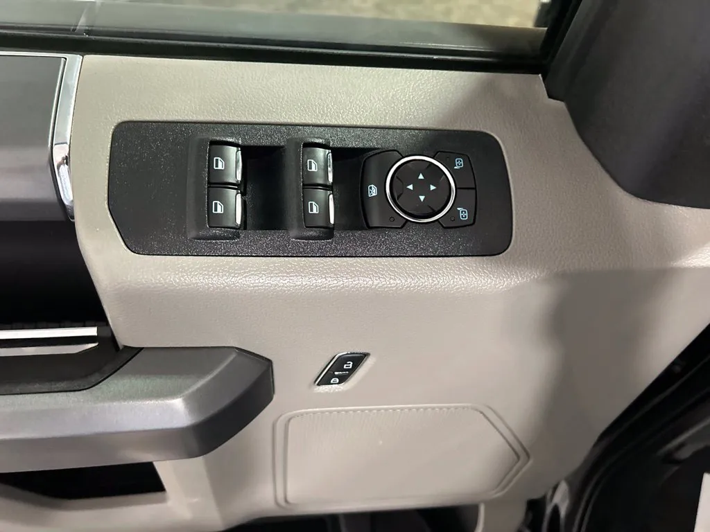 Ford F-150 photo 26