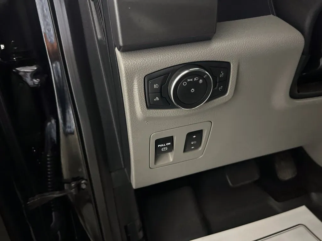 Ford F-150 photo 23