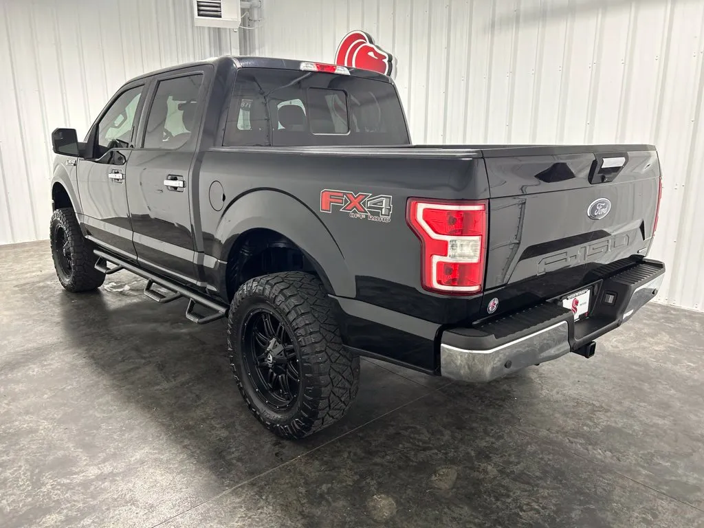 Ford F-150 photo 2