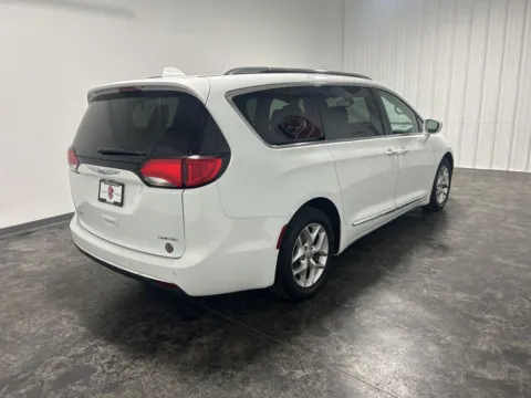 More photos of 2020 Chrysler Pacifica Limited at Integrity Motors Group, IN