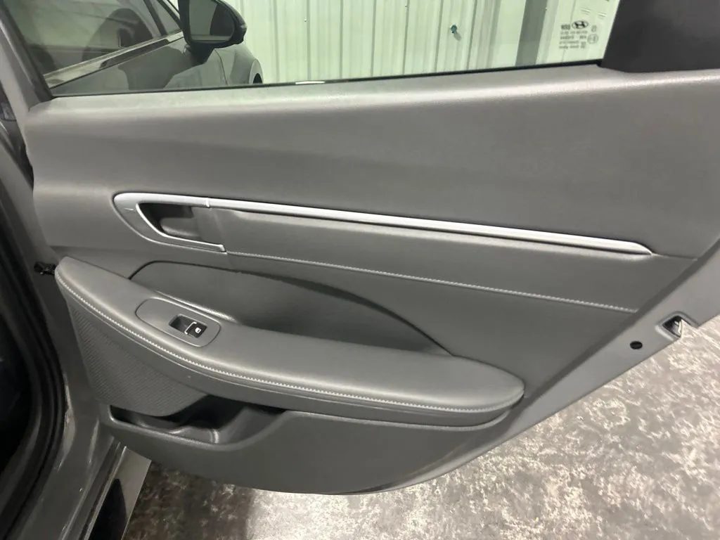 Hyundai Sonata photo 20