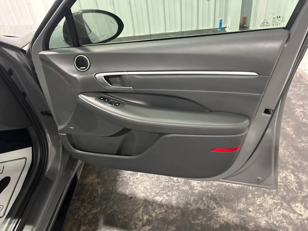 Hyundai Sonata photo 18