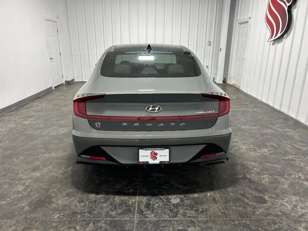 Hyundai Sonata photo 3