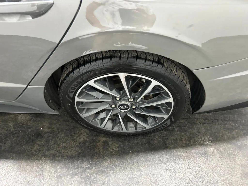 Hyundai Sonata photo 8